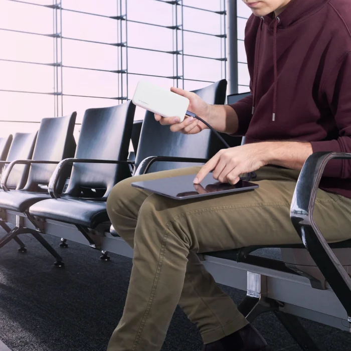 powerbank Li-Po 10000mAh 2 x USB white (WPBWE1) Wozinsky - Image 3