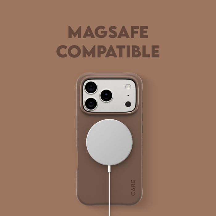 CARE by PanzerGlass® Fashionable Case Samba Espresso w. MagSafe iPhone 17 Pro – Mobit.gr